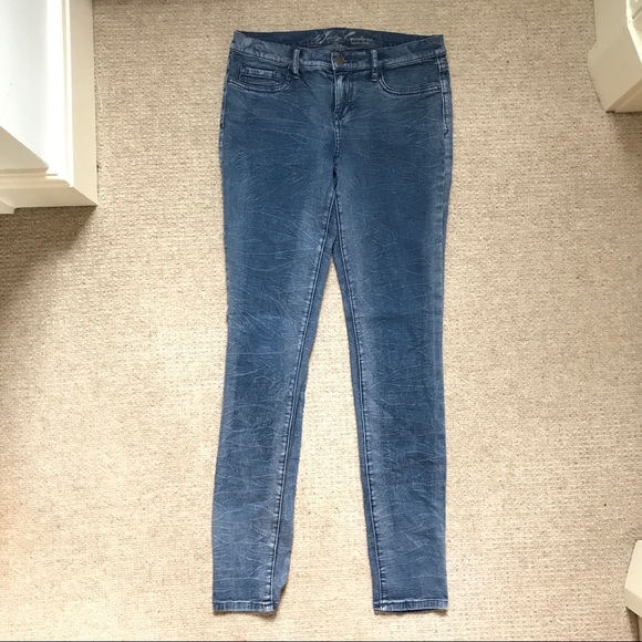 Juicy Couture Crinkle Jeans: Size Medium - Picture 2 of 2